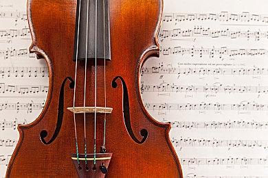 《古墓丽影三部曲：重制版》内含种族歧视警告提示